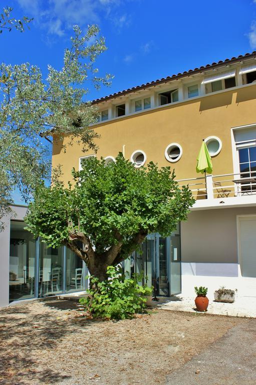 Hotel La Caravelle Ньон Экстерьер фото
